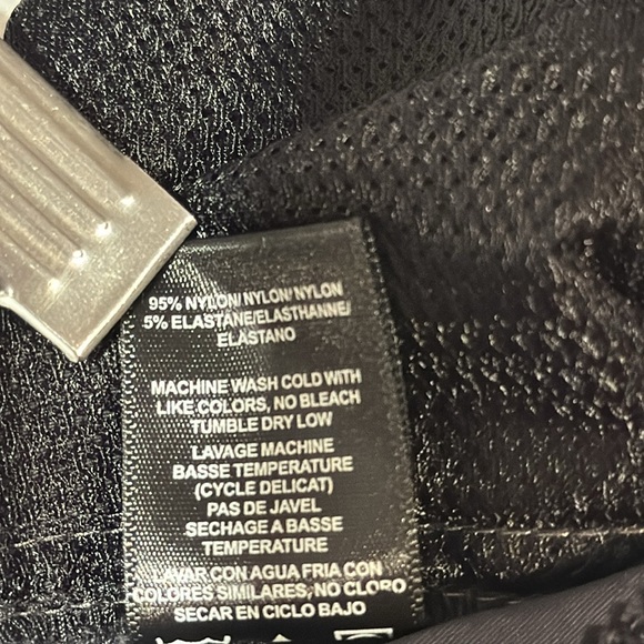 Kuhl size 38 cargo shorts - Picture 5 of 7